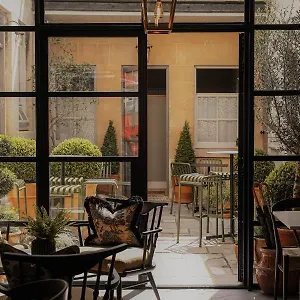 The Yard In 4*, Bath United Kingdom